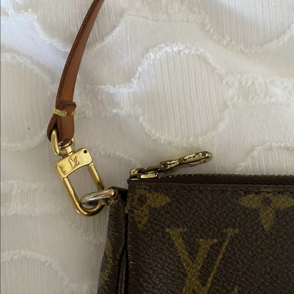Louis Vuitton pochette